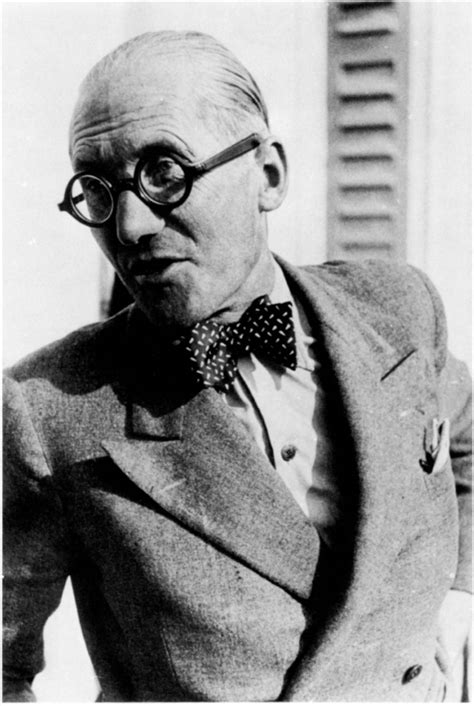 From the Radiant City to Vichy: Le Corbusier s Plans and Politics, .